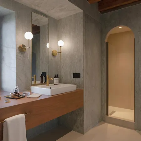 Hotel Mihotel - Grenier A Sel De Perouges