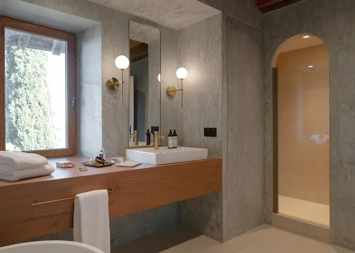 Mihotel - Grenier A Sel De 2*